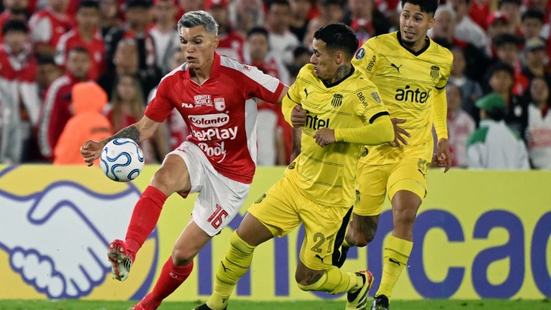 Penarol gặp khó trước Santa Fe